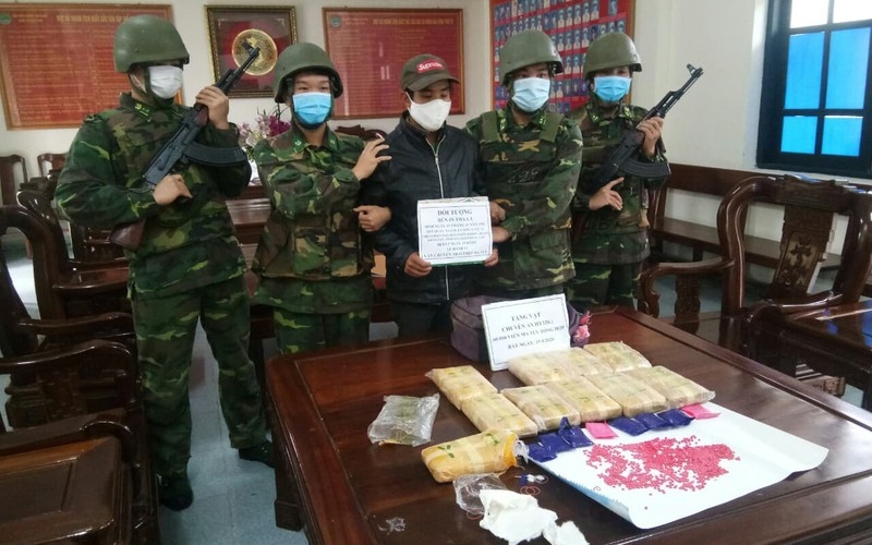 Chặn ma túy vào biên giới Việt Nam: Muôn vàn khó khăn